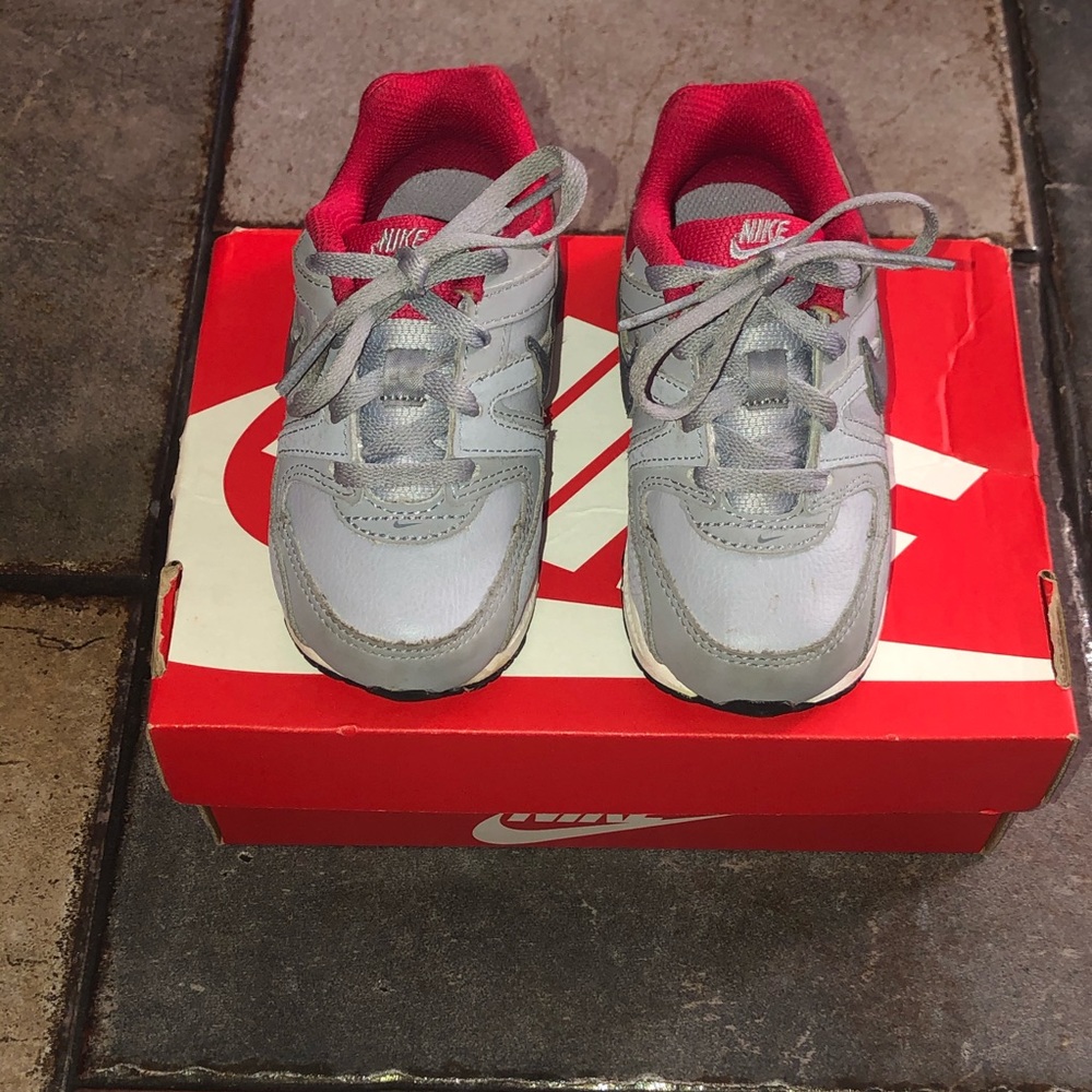 Toddler Nikes - 8c